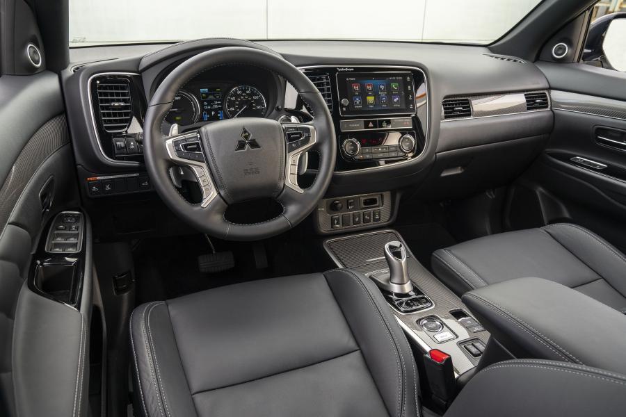 Торпедо Mitsubishi Outlander PHEV 2018 года  (NA) (фото 5 из 41)